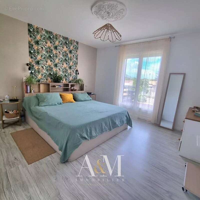 Maison à SAINT-YRIEIX-SUR-CHARENTE