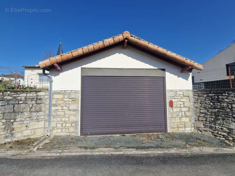 Maison à TONNAY-BOUTONNE