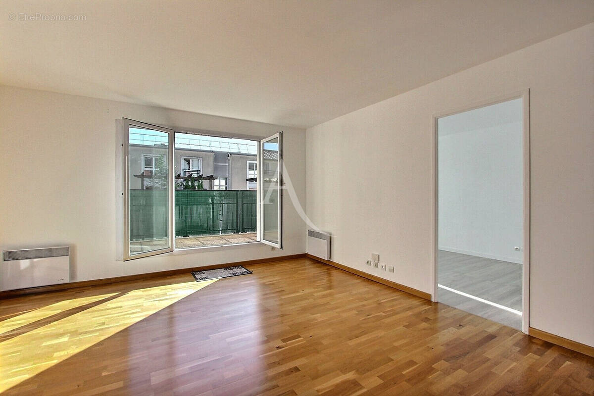 Appartement à VILLENEUVE-LA-GARENNE