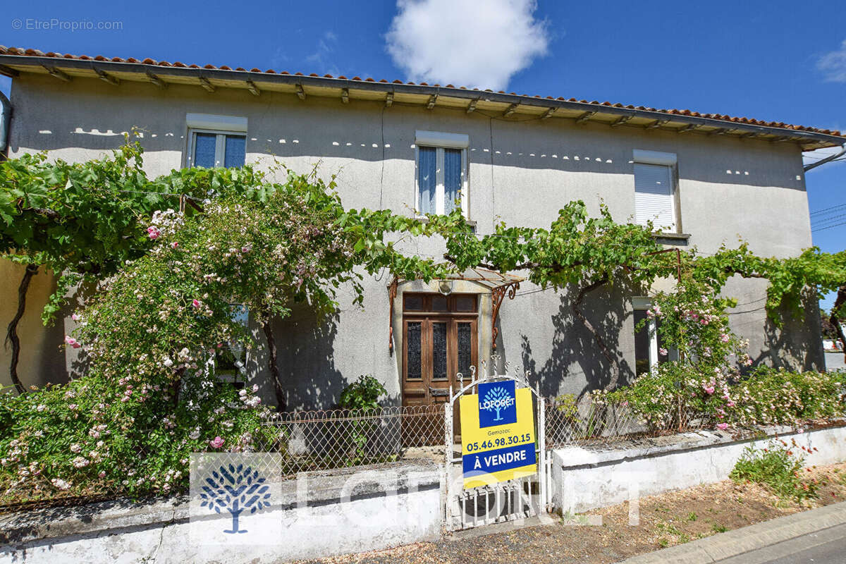 Maison à rénover à vendre à GEMOZAC - Référence 4418 - photo 2