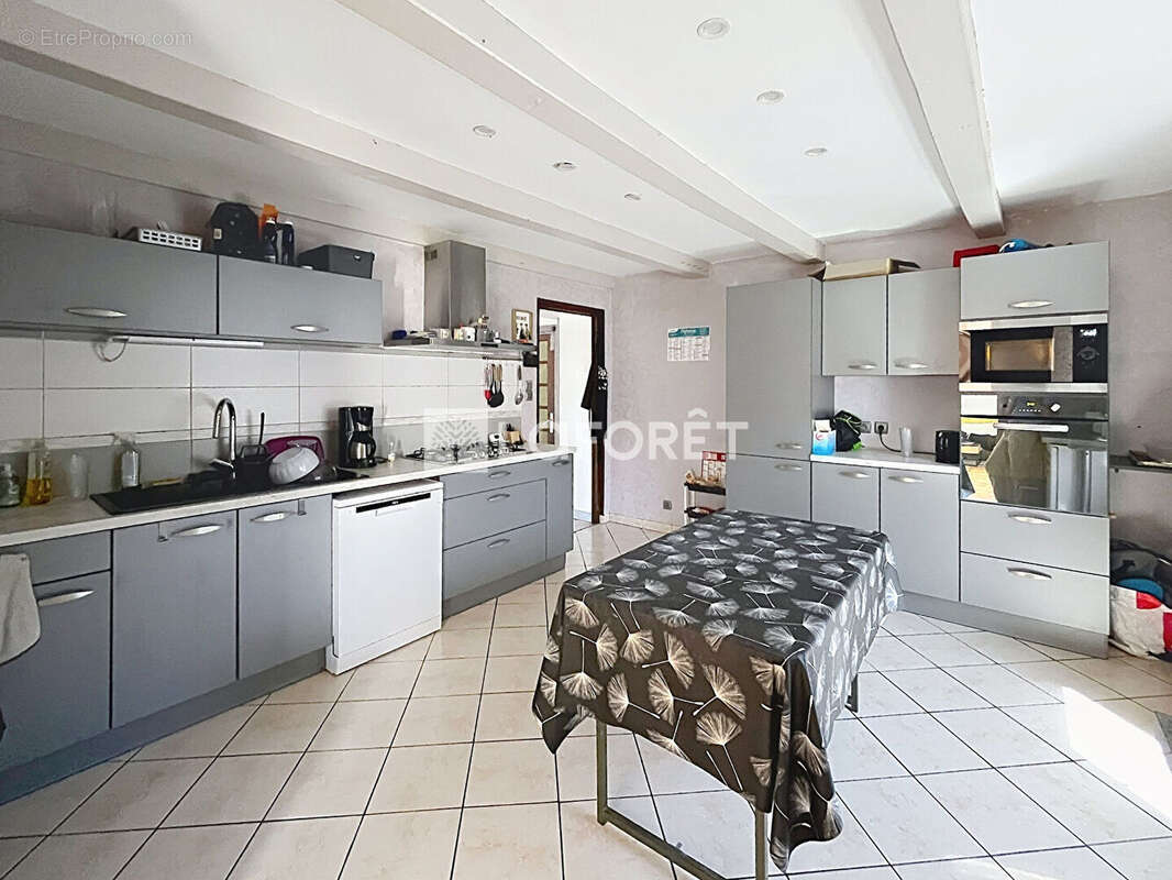 Maison de 195 m² avec 4 chambres - photo 10