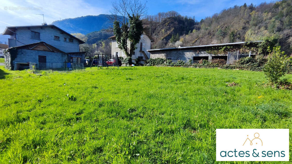 Terrain à SAINT-PAUL-SUR-ISERE