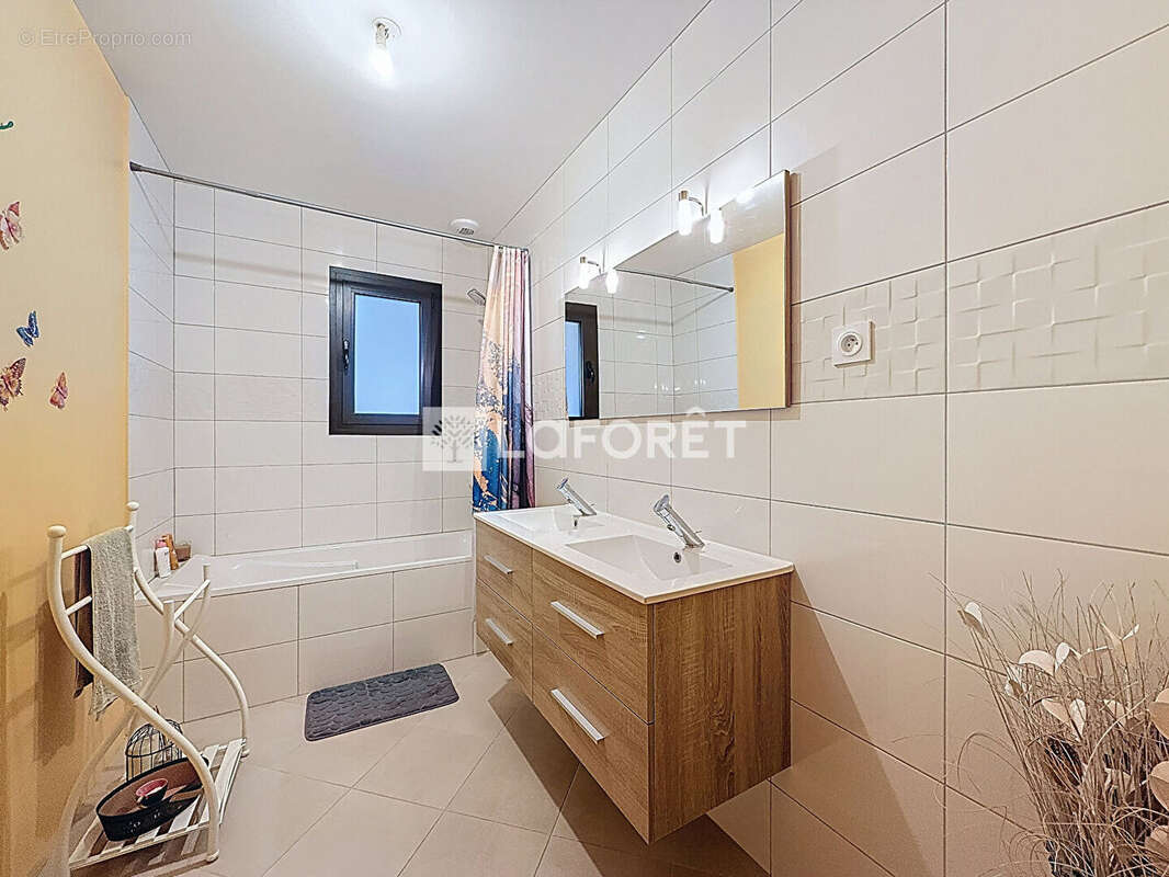 Maison à SAINT-JULIEN-SUR-VEYLE