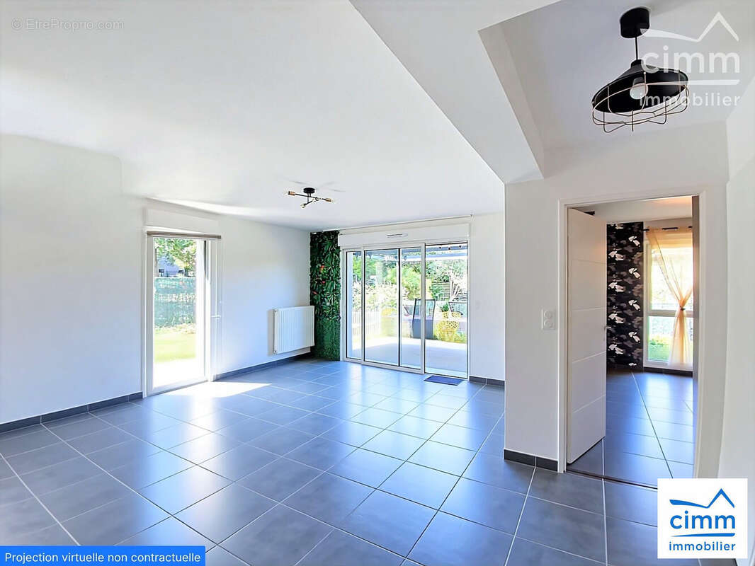 Pièce de vie Vidée avec IA  - Maison à SAINT-ERBLON