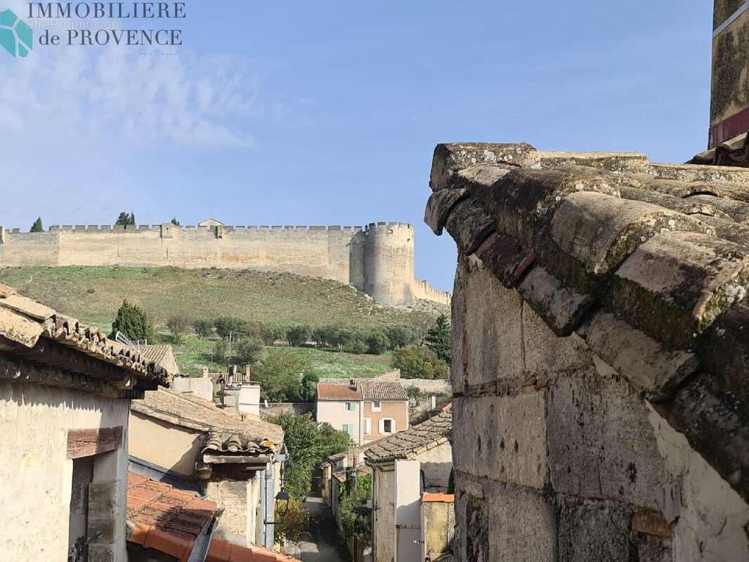 Appartement à VILLENEUVE-LES-AVIGNON