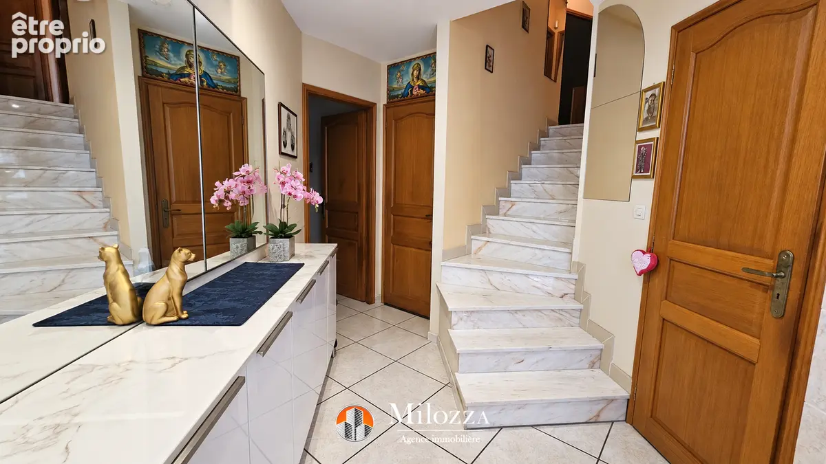 Maison 5 pièces avec piscine et double garage - L'Isle-d'Abeau, Trois Vallons - photo 8