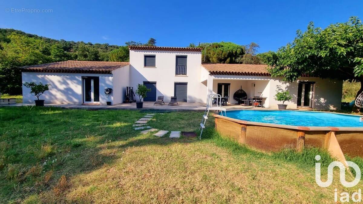 Photo 1 - Maison à COLLOBRIERES