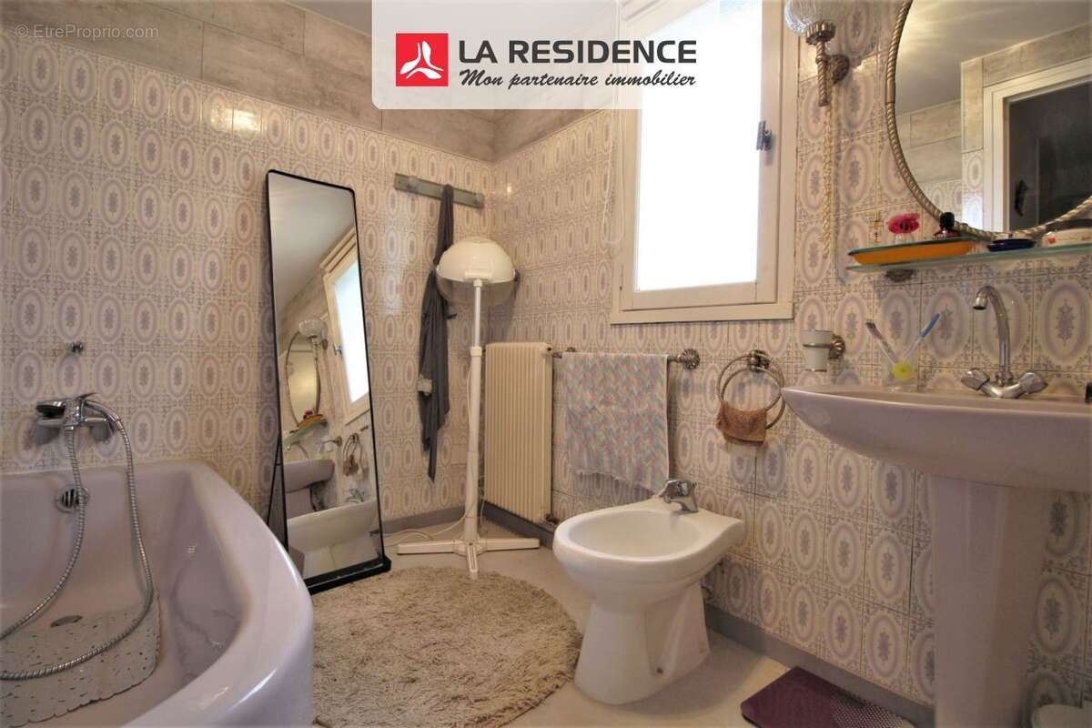 Maison à BONNIERES-SUR-SEINE