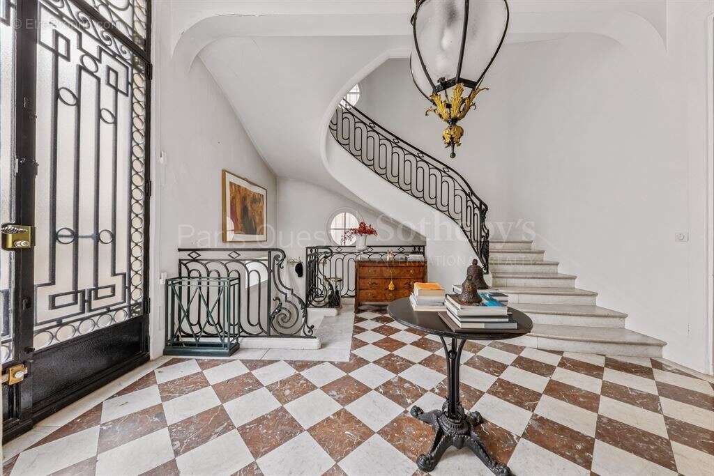 Maison à PARIS-16E
