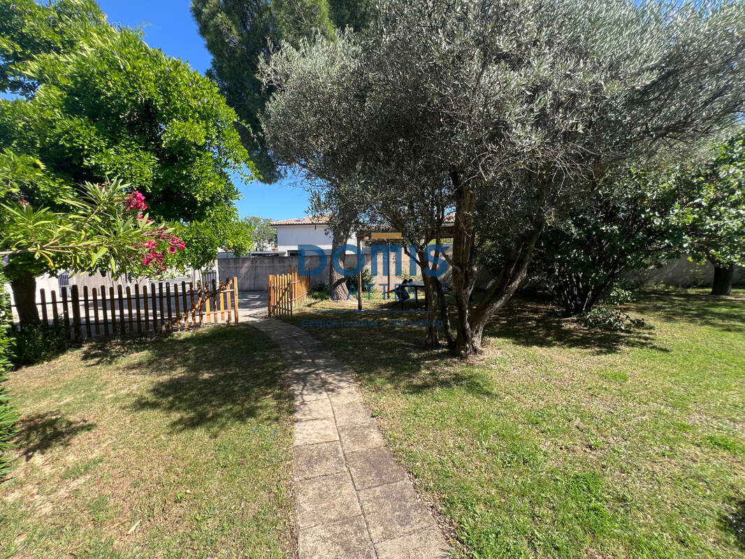 Grande maison familiale avec T2 indépendant et piscine - photo 3
