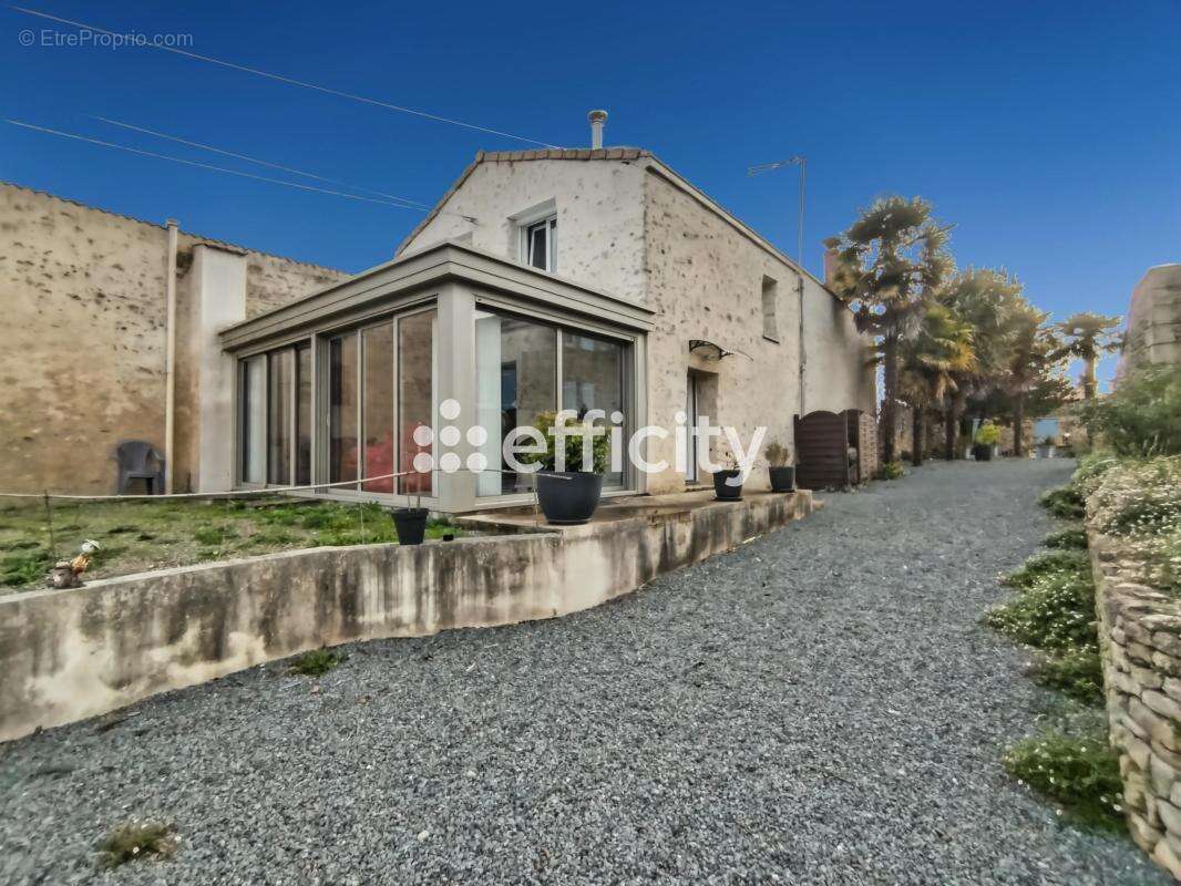 Maison à NIEUL-SUR-L&#039;AUTISE