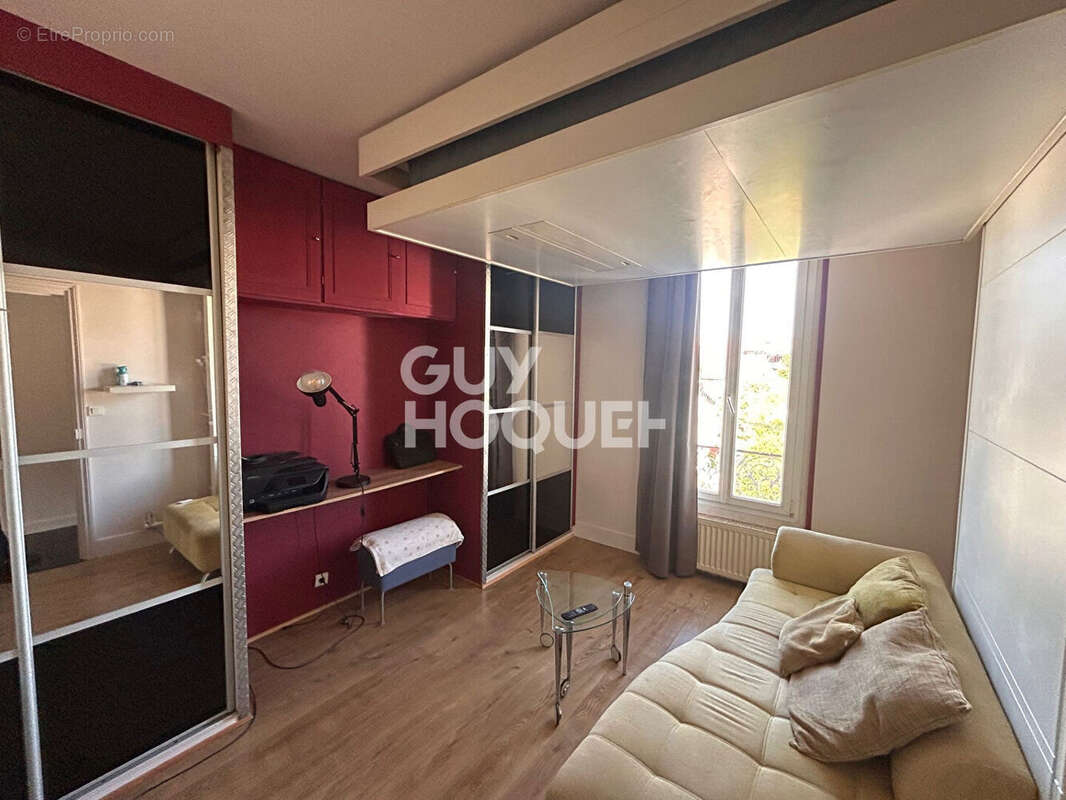 Appartement à LES PAVILLONS-SOUS-BOIS