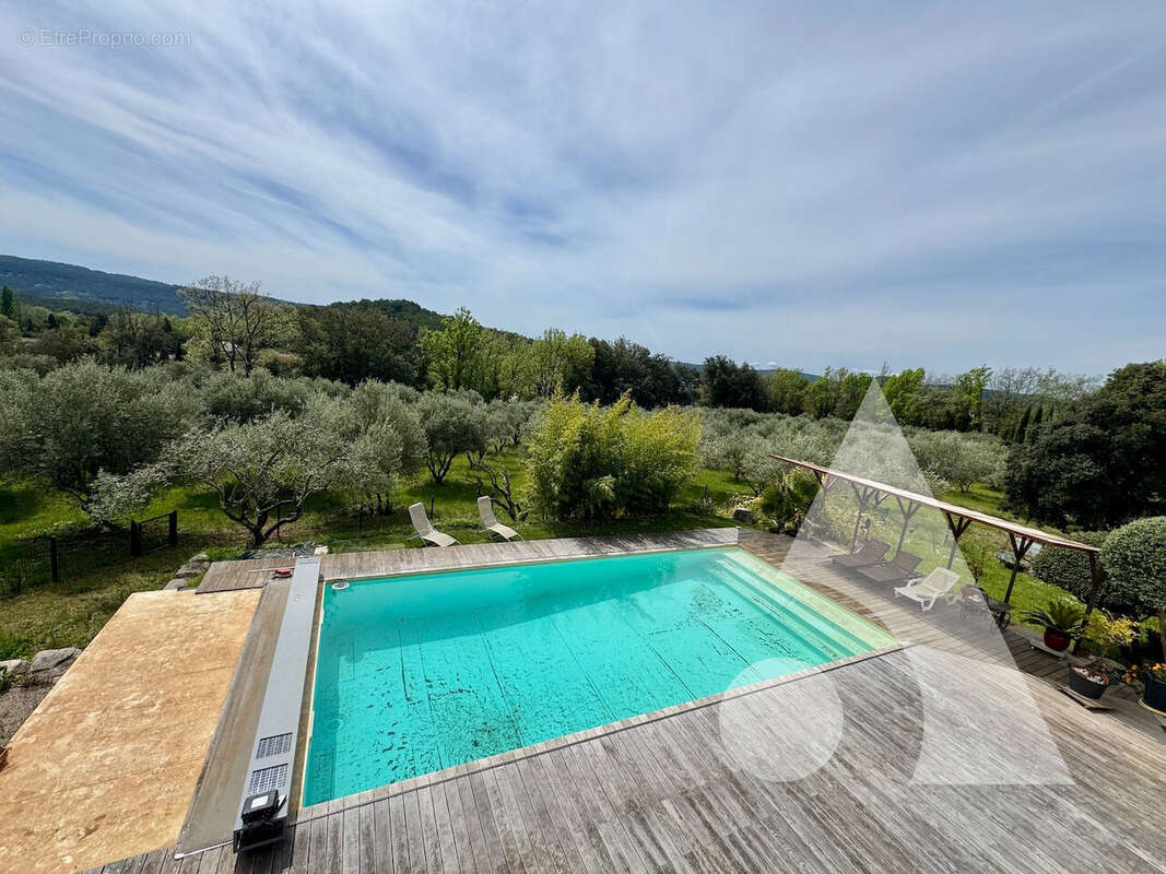 Maison à VILLECROZE