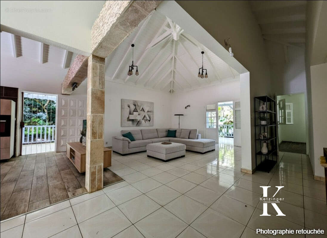 Maison à PETIT-BOURG