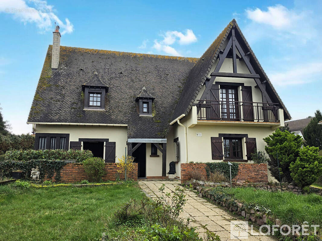 Maison à MERVILLE-FRANCEVILLE-PLAGE