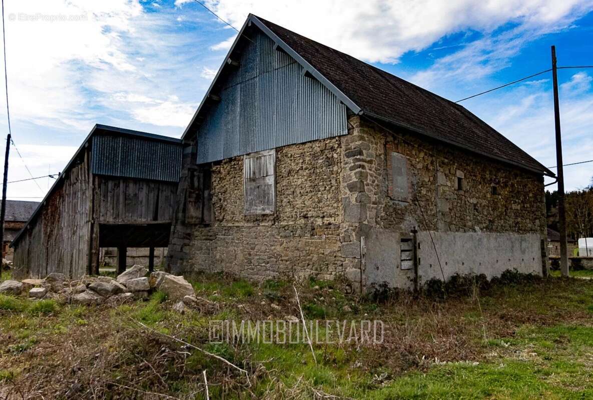 Maison à MONTEL-DE-GELAT