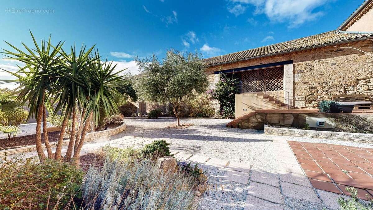 Maison à LEZIGNAN-CORBIERES