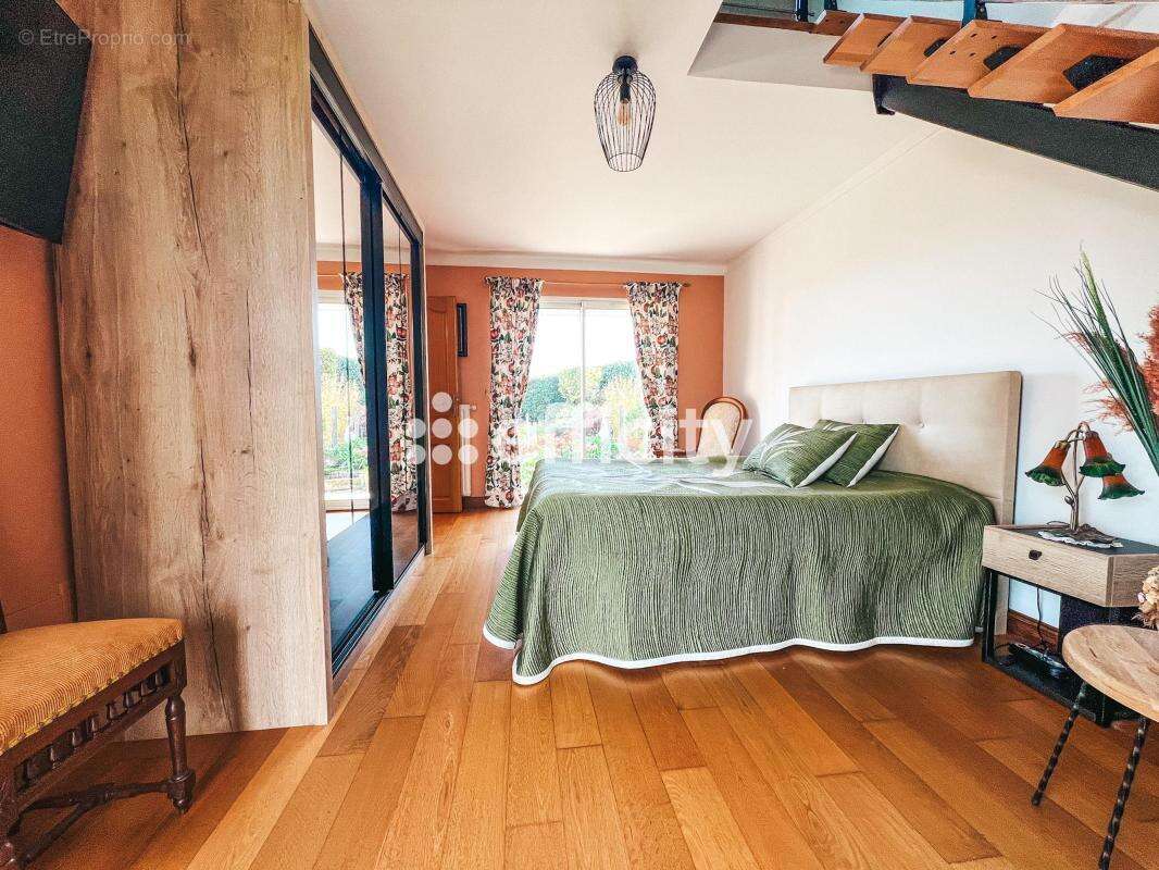 Maison 234 m² à Saint-Quay-Perros  - photo 12