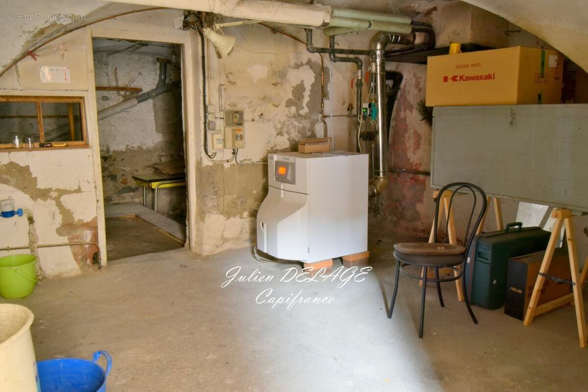 Maison de village  au cœur du centre historique d'Embrun – Exposition plein sud, cave et combles à aménager - photo 20