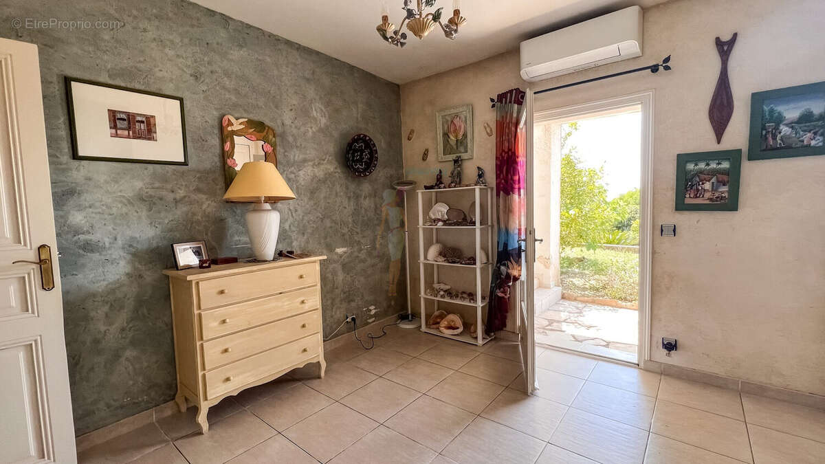 Maison à LES ISSAMBRES