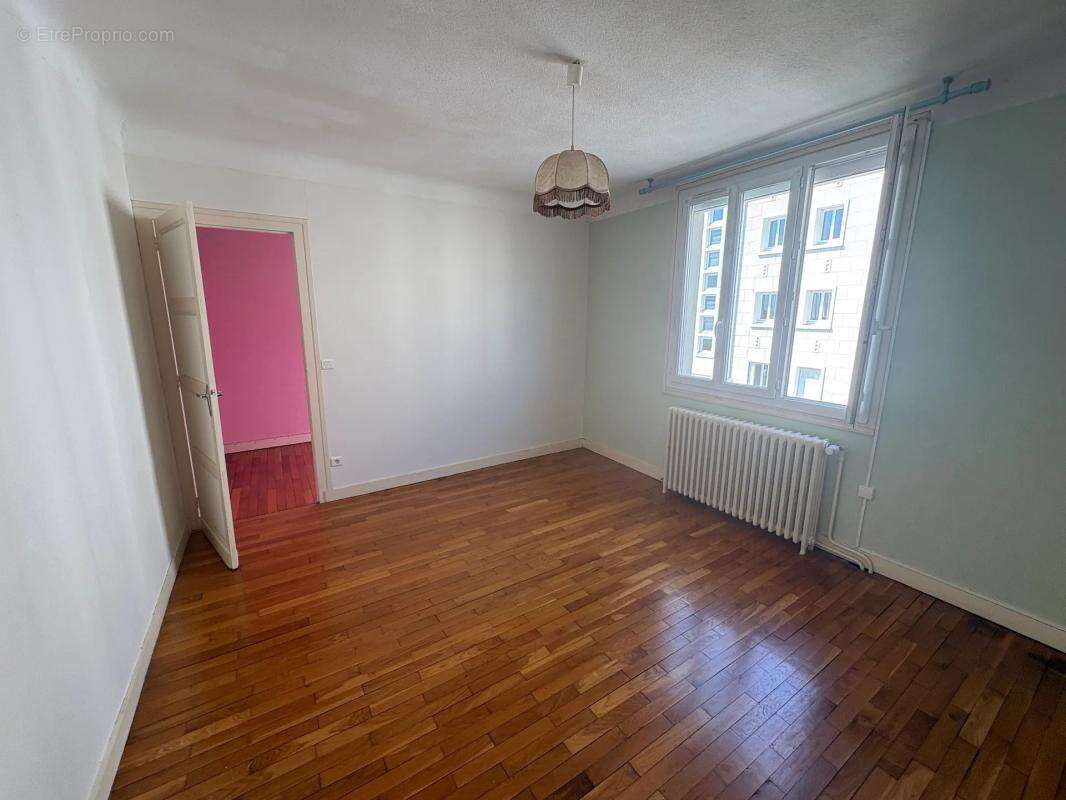 Maison de 5 pièces de 126 m² à Bourges - photo 5