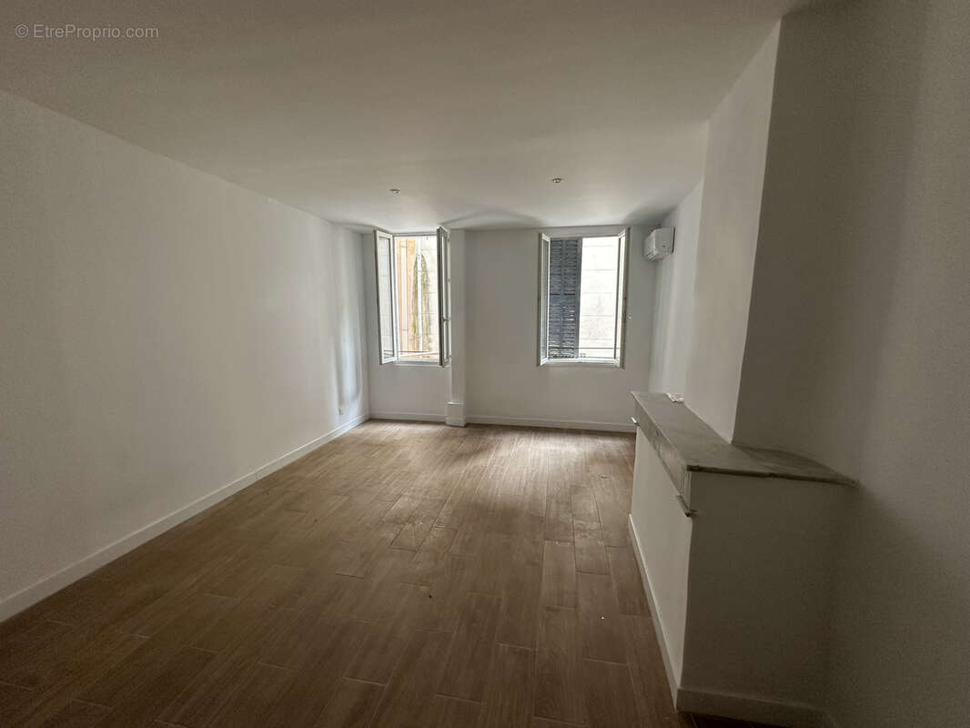 Appartement à MARSEILLE-2E