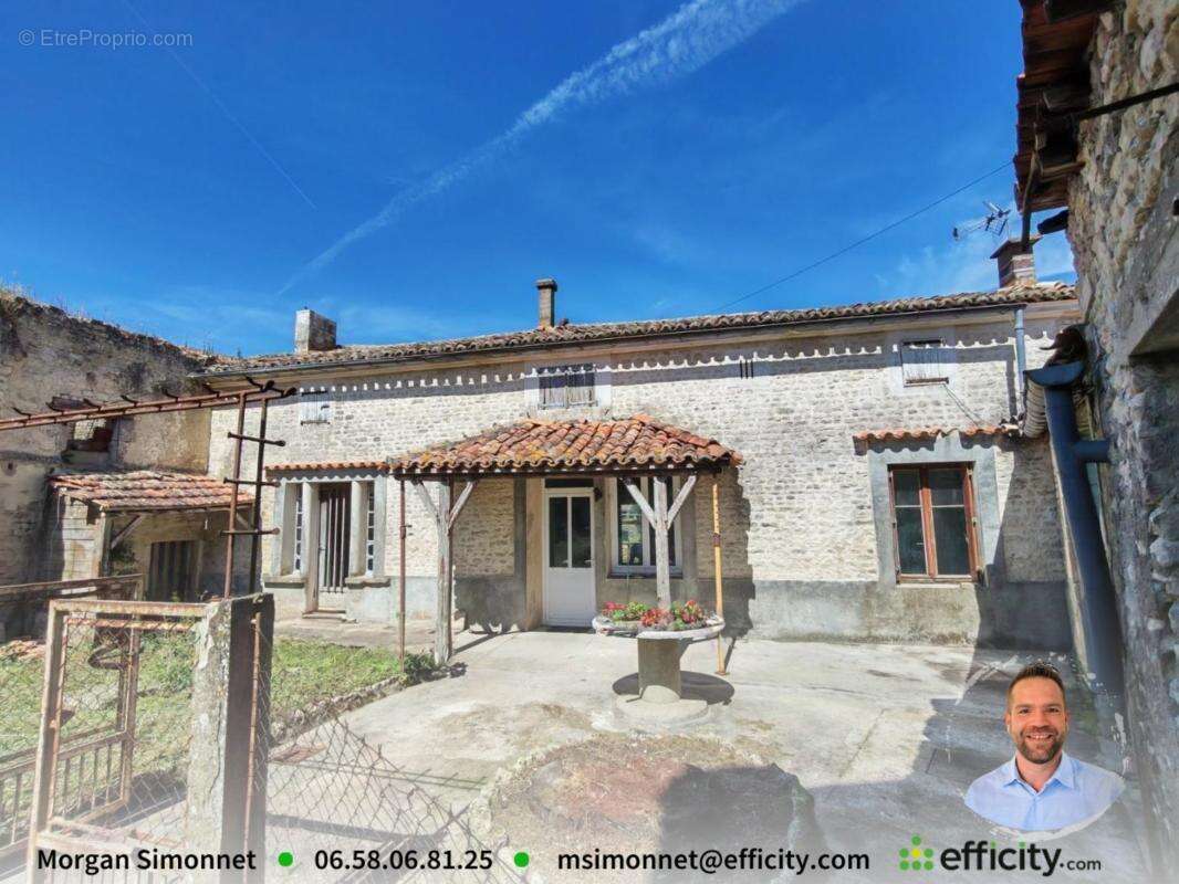 Maison à GENAC