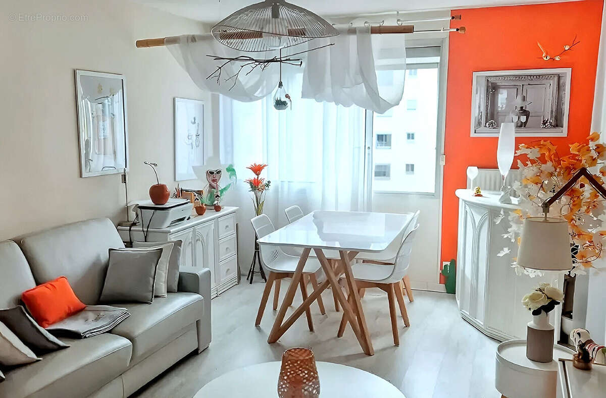 DIJON, Appartement T4 rénové 79 m² avec ascenseur et loggia - photo 2