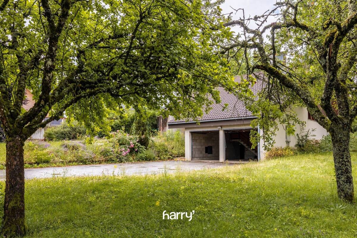 Maison à BIANS-LES-USIERS