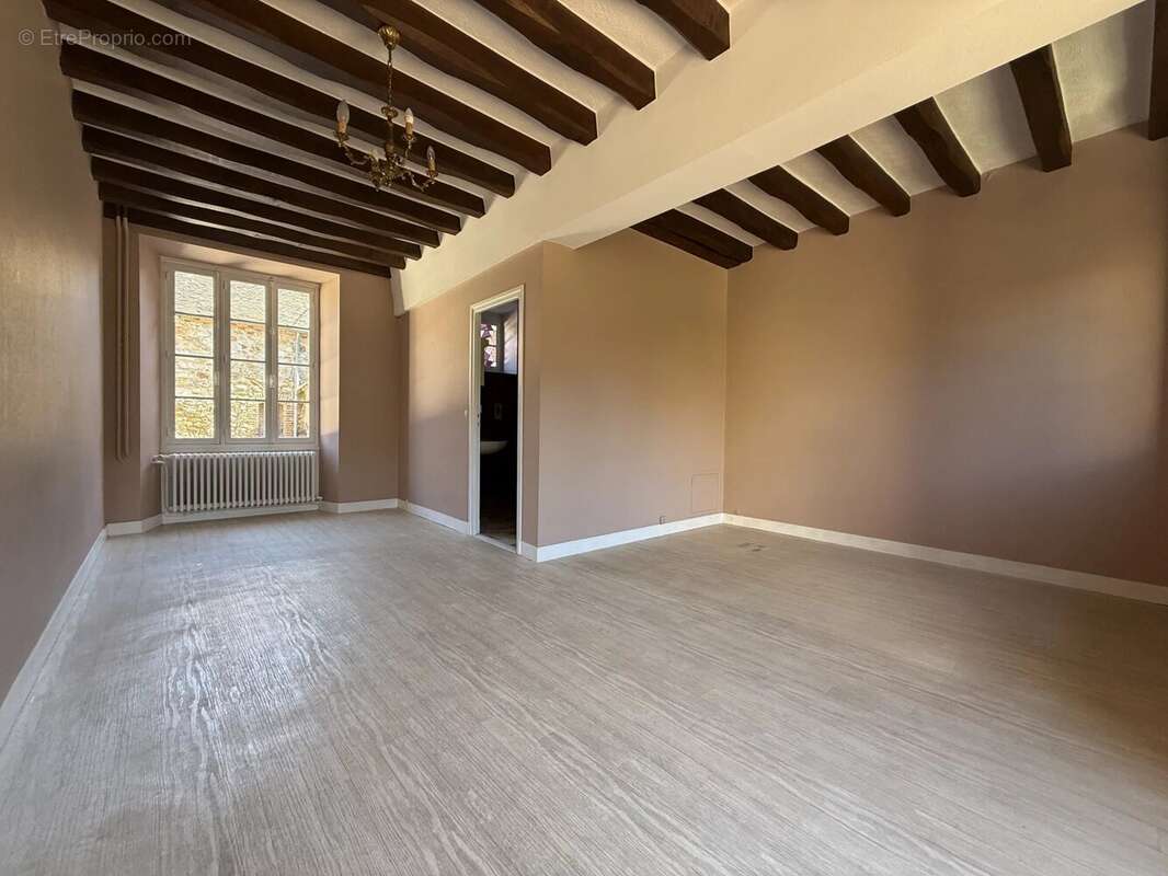 Maison à VILLEMANOCHE