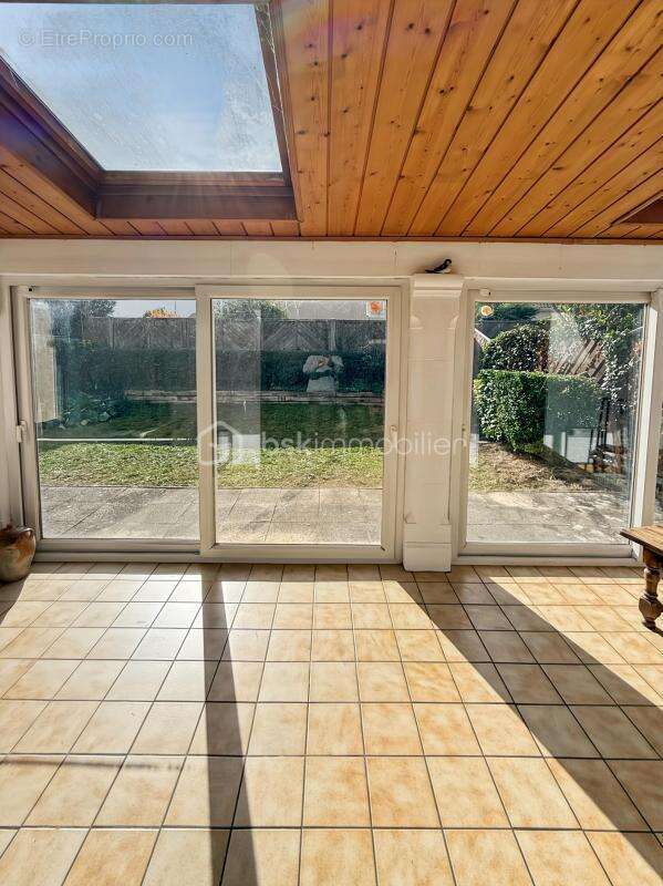 Maison à MOISSY-CRAMAYEL