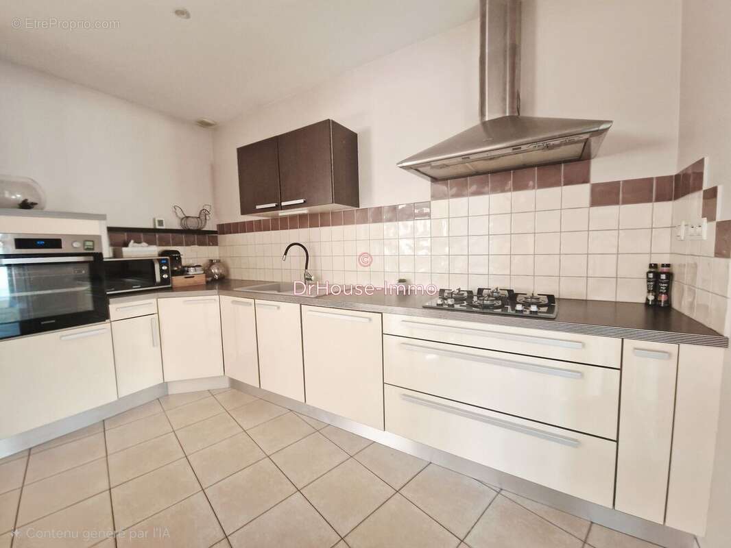 Maison 112 m² à Geyssans  - photo 8