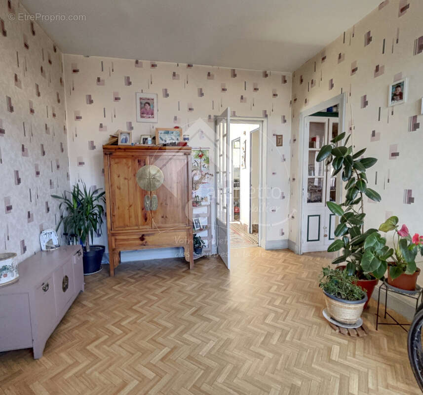 Maison à PUY-GUILLAUME