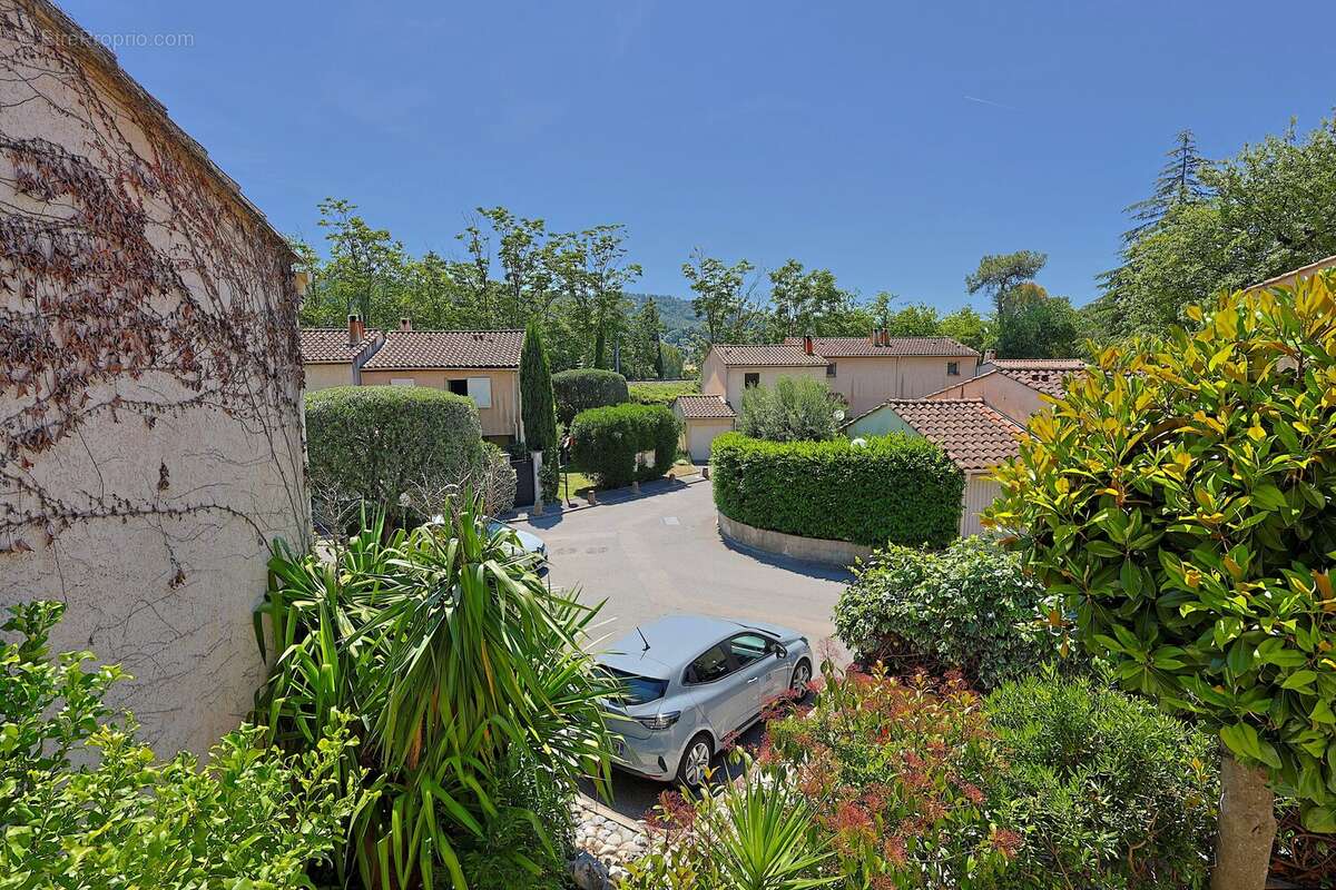 Maison à MOUGINS