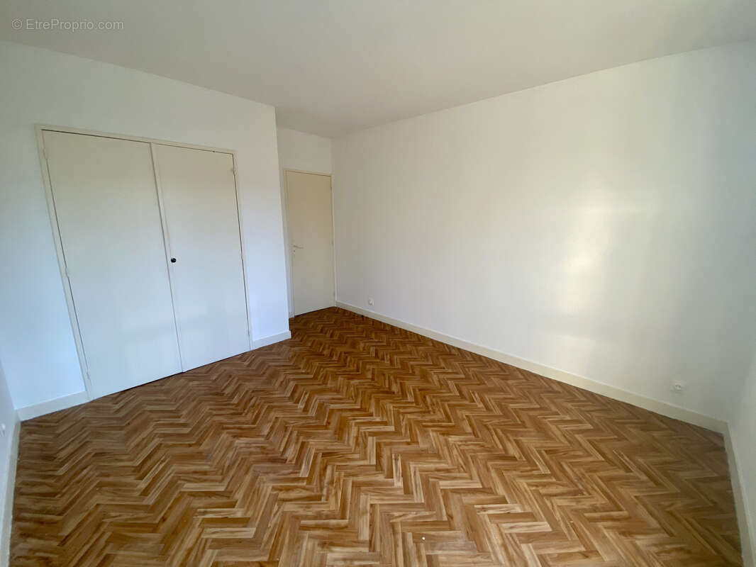 Toulouse Croix de Pierre , appartement t4 82m2 dans copropriété avec parc arboré  au 1er étage avec ascenseur - photo 7