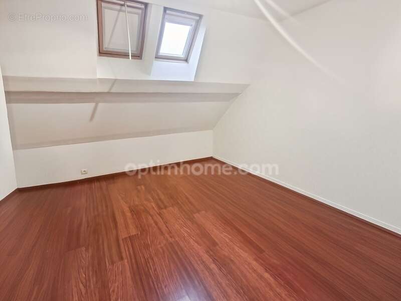 Maison à TREMBLAY-LES-VILLAGES