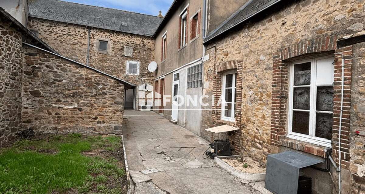 Maison à VILLIERS-CHARLEMAGNE