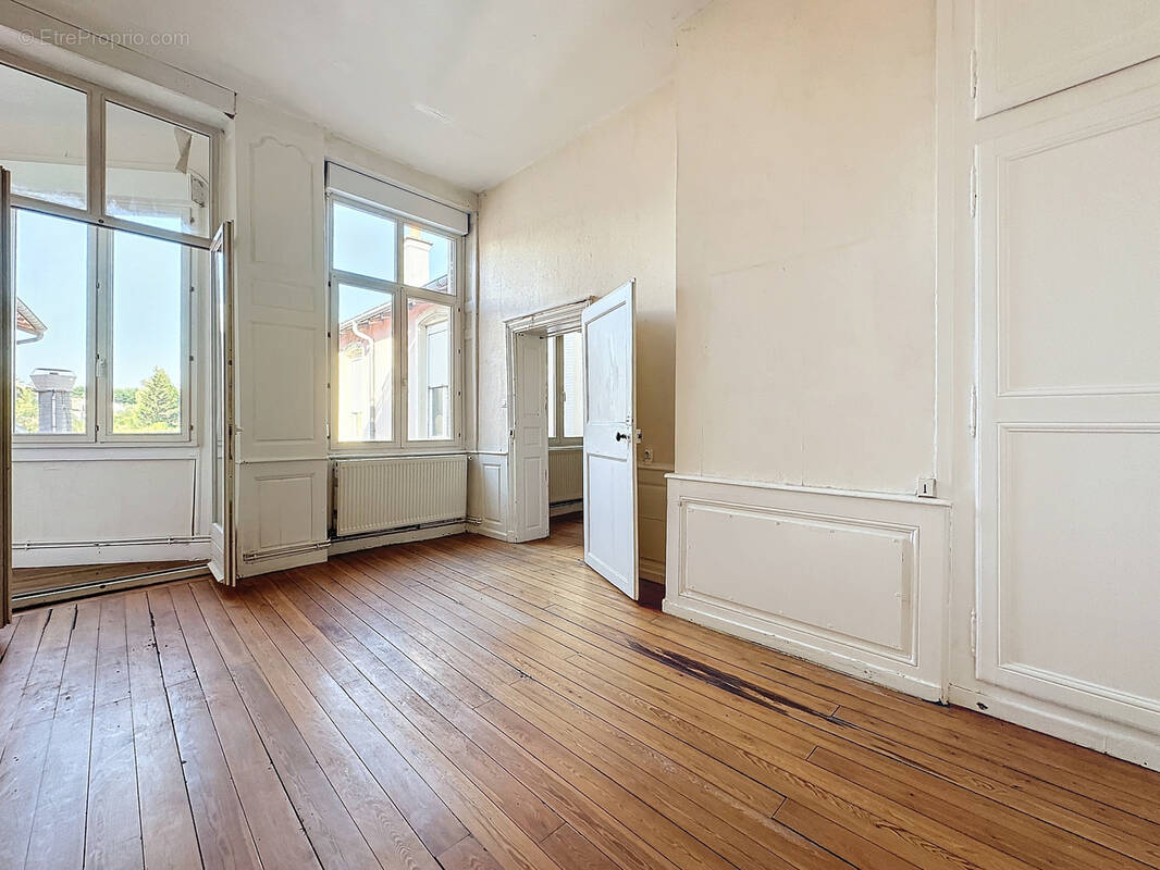 Appartement à MIRECOURT