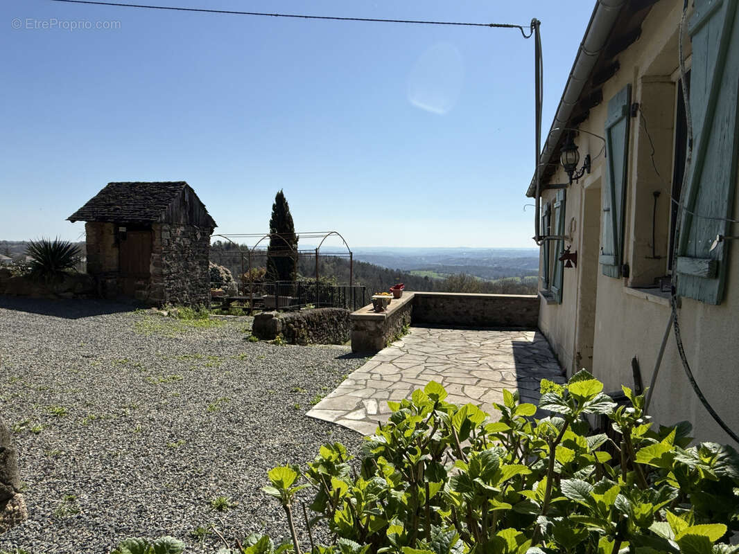 Propriete avec dependances et 11 ha de terrain - photo 19