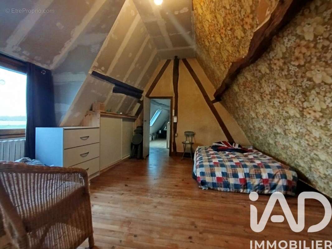 Maison 125 m² à Saint-Cyr-De-Salerne  - photo 9