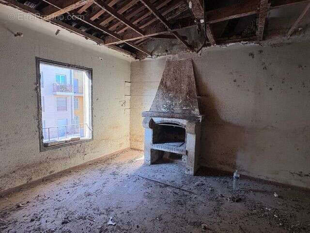 Appartement à SAINT-LAURENT-DU-VAR