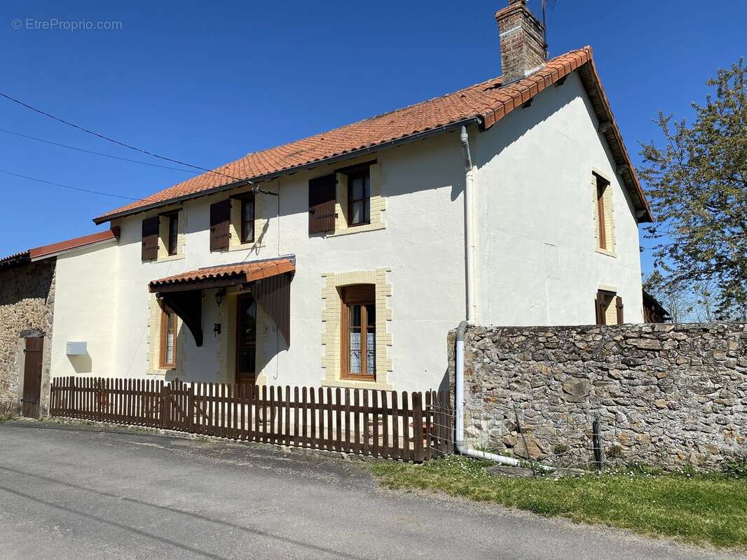 Maison à LE DORAT