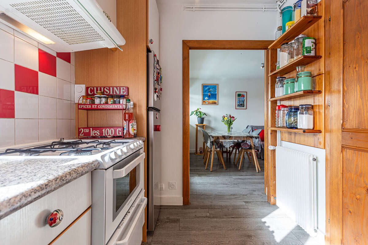 Agence immobiliere laforet - exclusivite - "coccinelle" - appartement t3 de 44,59m2 - veranda - cave - dernier etage - dpe d - r - photo 9