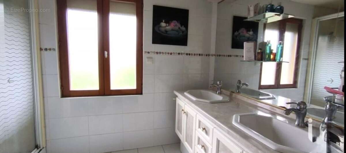 Maison à BRIENON-SUR-ARMANCON