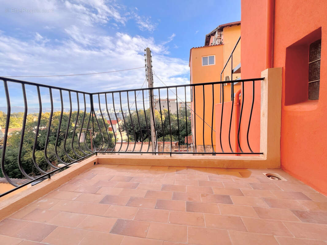 Appartement à MANDELIEU-LA-NAPOULE