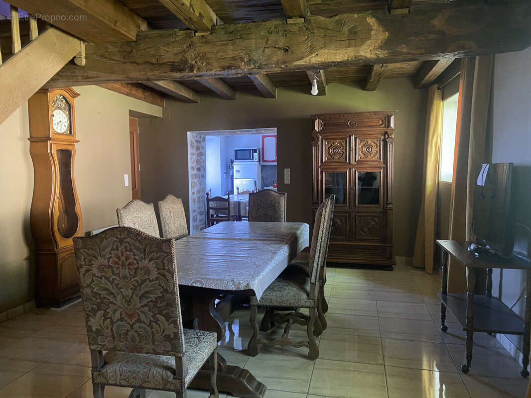 Maison à PEYRAT-DE-BELLAC