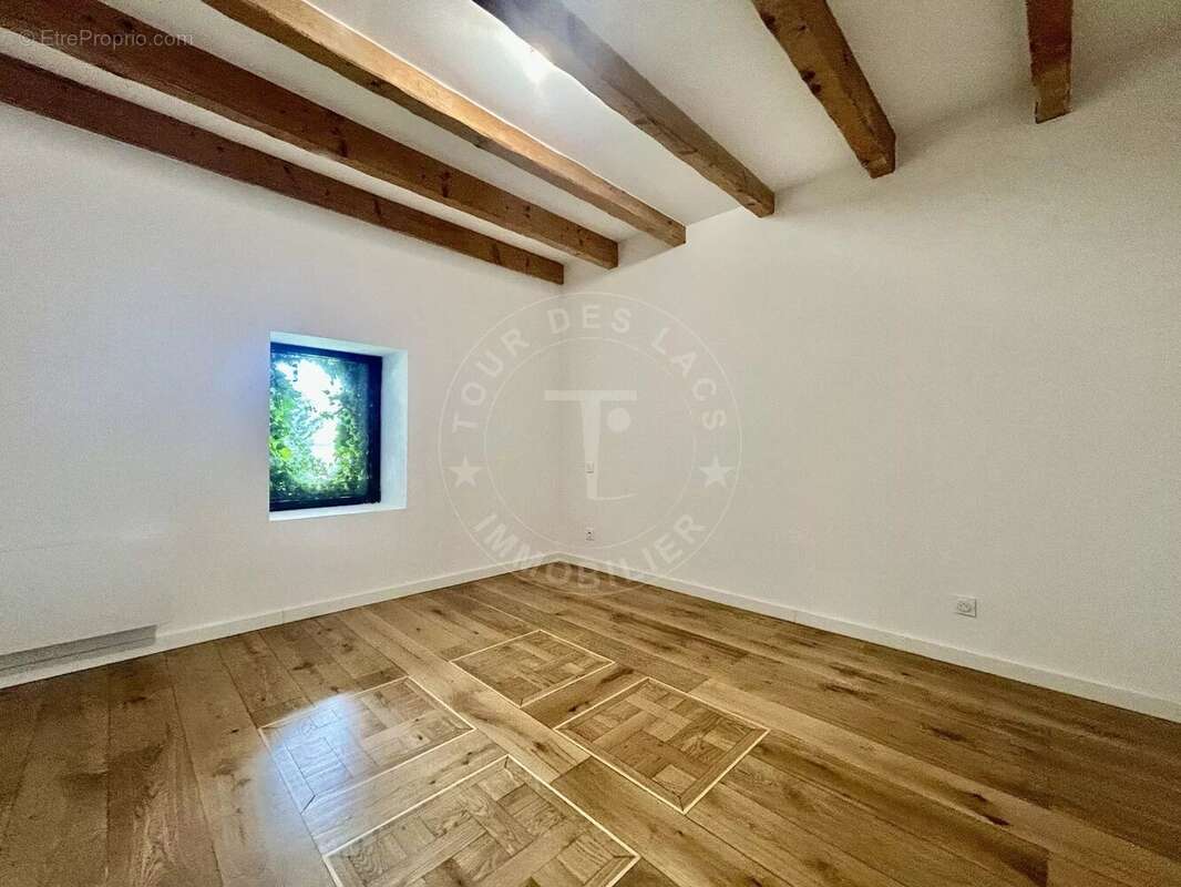 Maison à VILLY-LE-PELLOUX