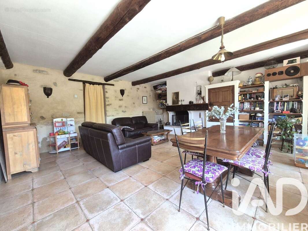 Maison 195 m² à Saint-Maime  - photo 4