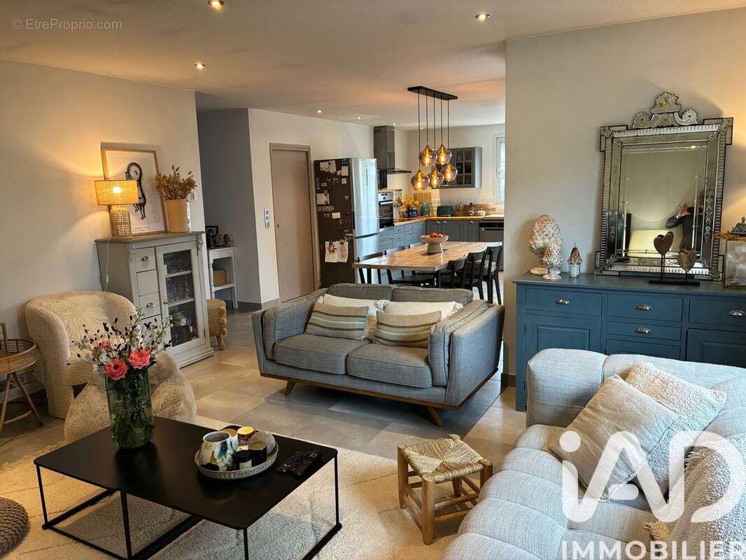 Maison 177 m² à Le Pontet  - photo 7