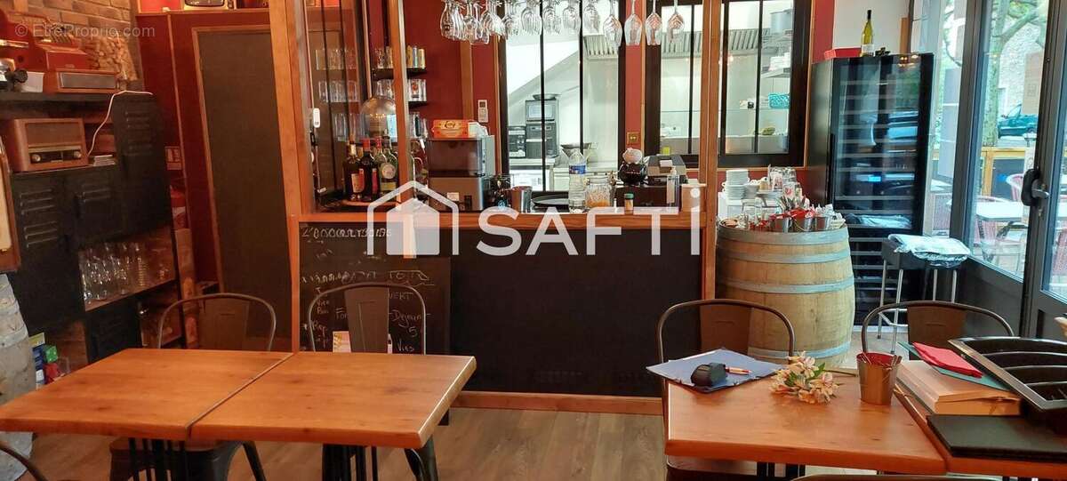 Photo 2 - Commerce à AZILLE